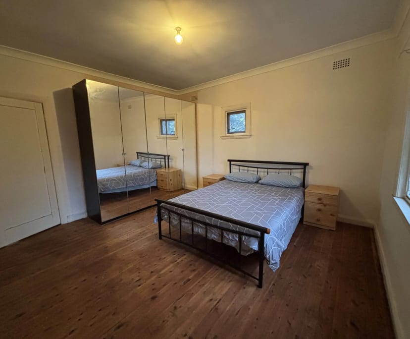 Room in a share house