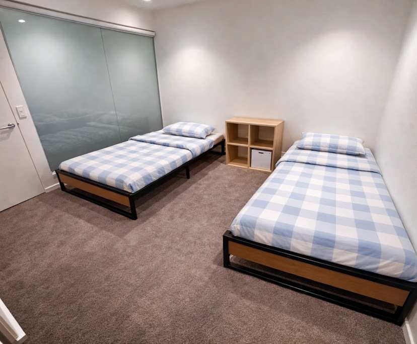 Furnished room in a flatshare