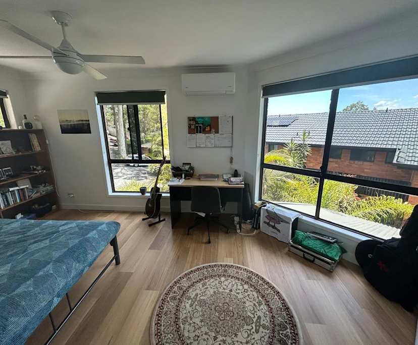 Furnished room in a share house