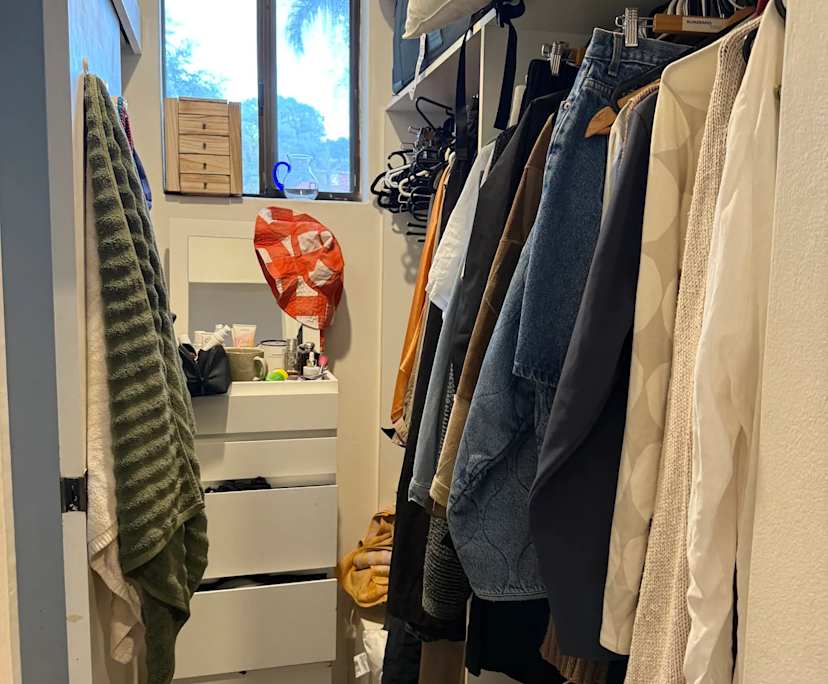 Furnished room with ensuite in a flatshare