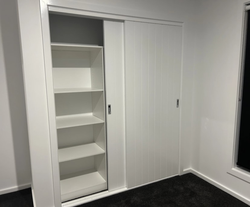 Room in a share house