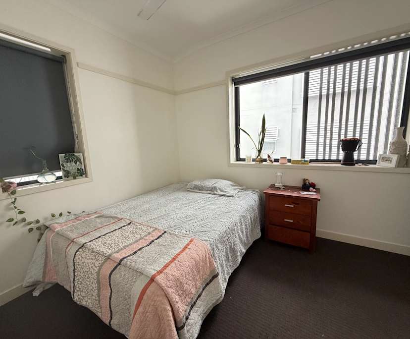 Room in a share house