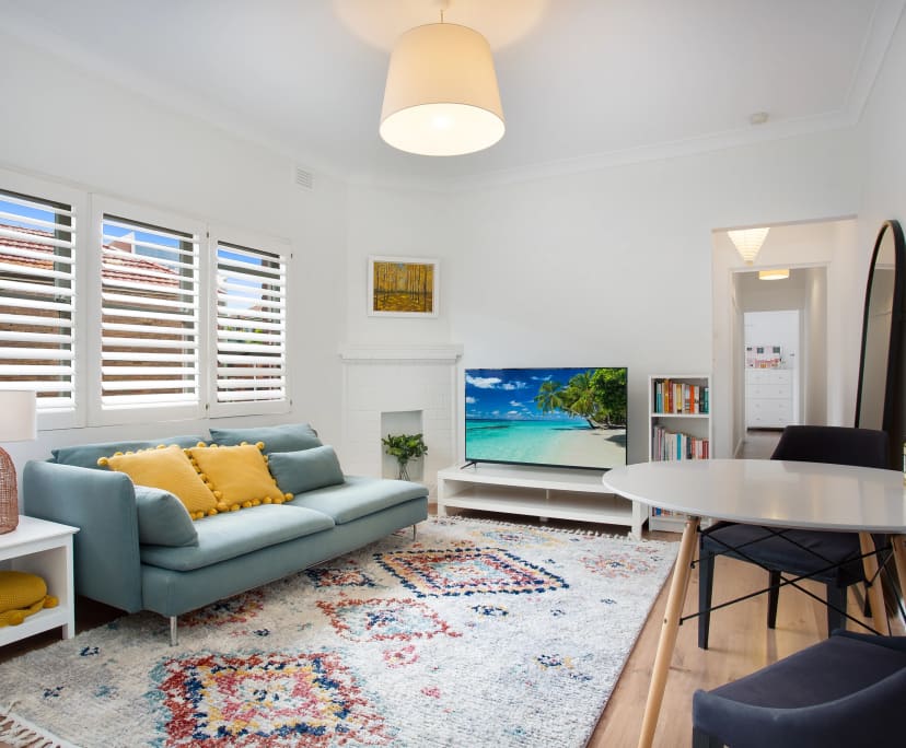 Furnished room in a flatshare