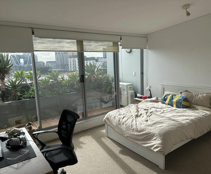 Unfurnished room in a flatshare