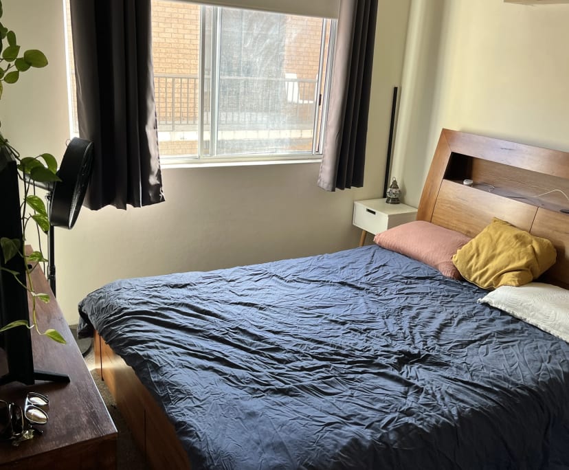 Furnished room in a flatshare