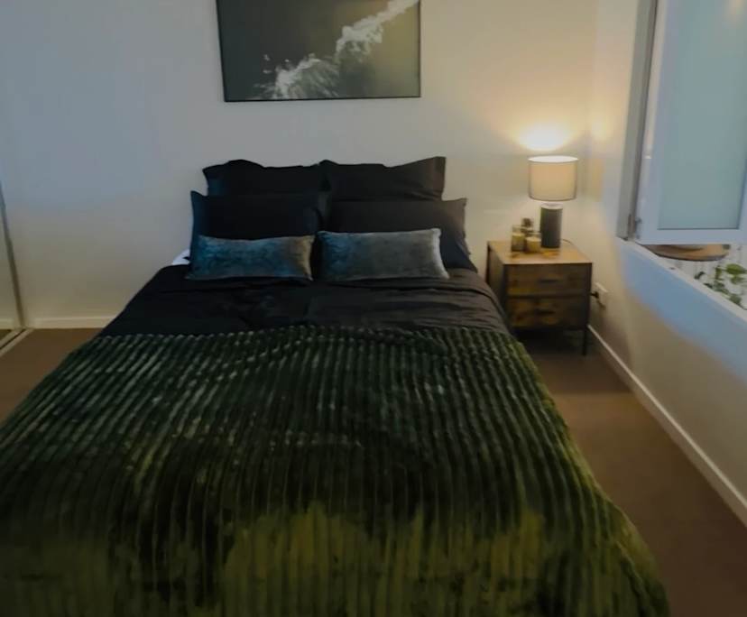 Furnished room in a flatshare