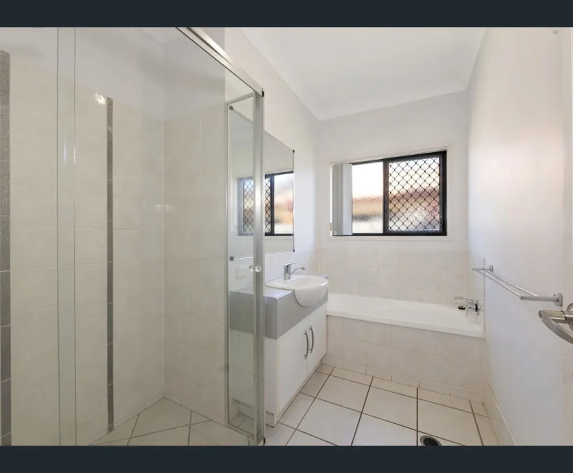 $260, Share-house, 4 bathrooms, Coral Cove QLD 4670