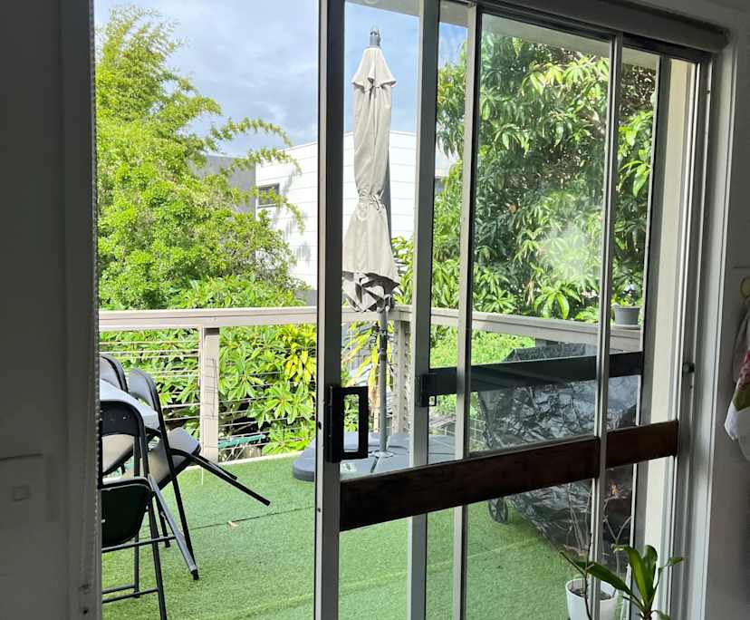 Furnished room in a flatshare