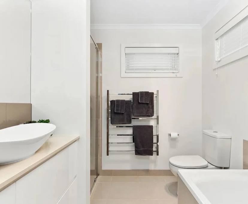 $350, Share-house, 2 bathrooms, Ocean Grove VIC 3226