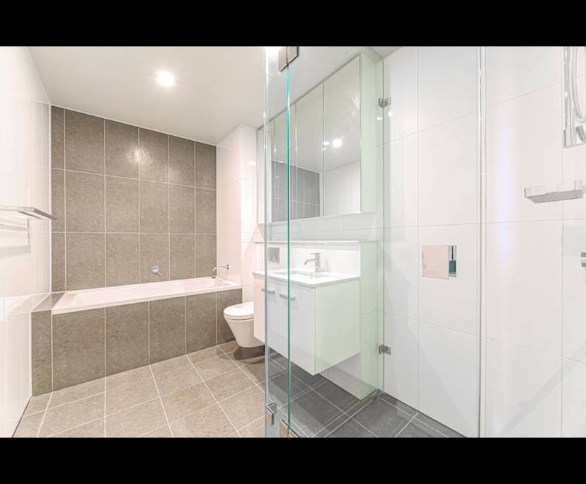 Room with ensuite in a flatshare