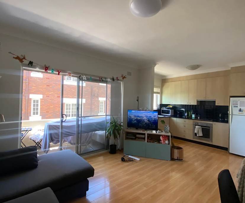 Furnished room in a flatshare