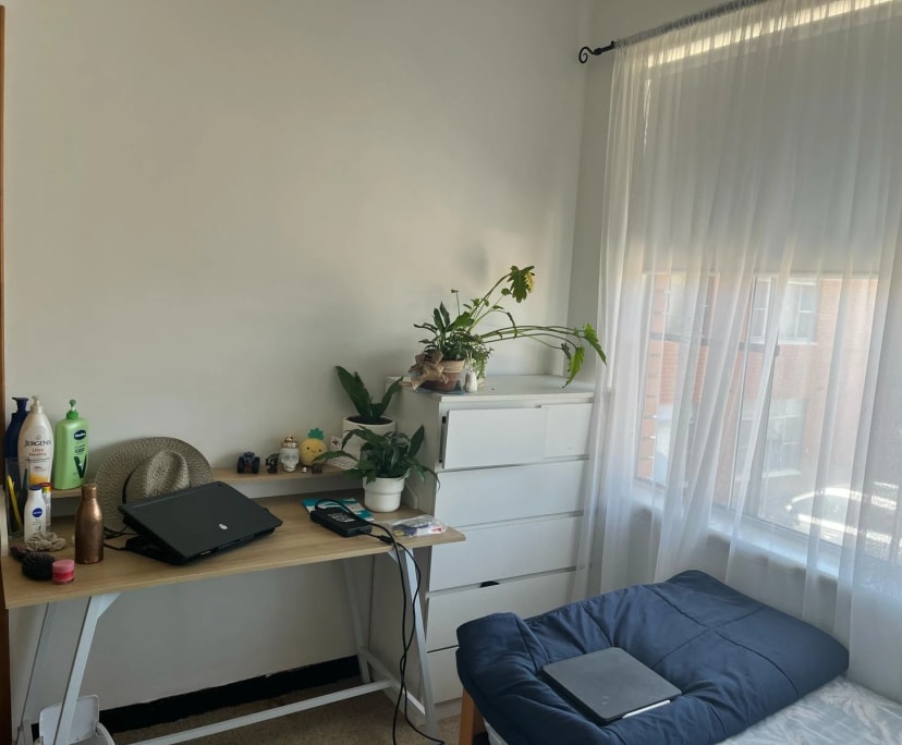 Furnished room in a flatshare