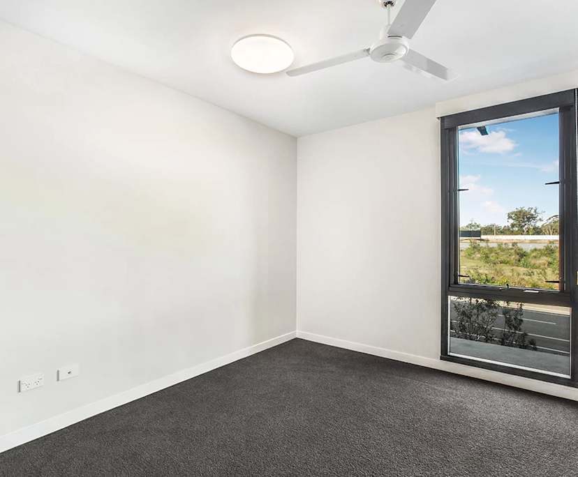 Unfurnished room with own bathroom