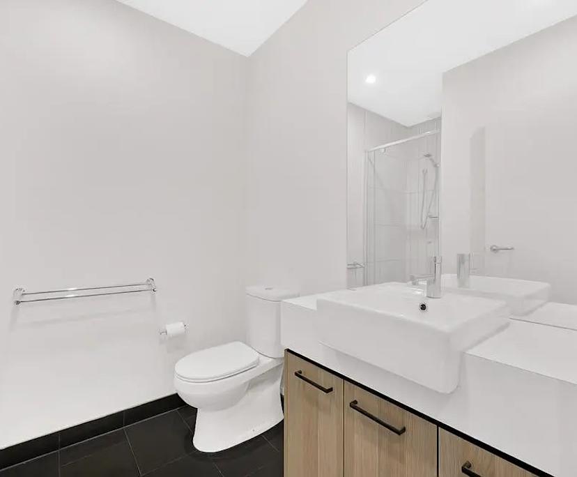 Unfurnished room with own bathroom
