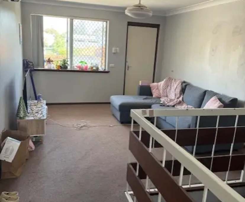 Unfurnished room in a flatshare