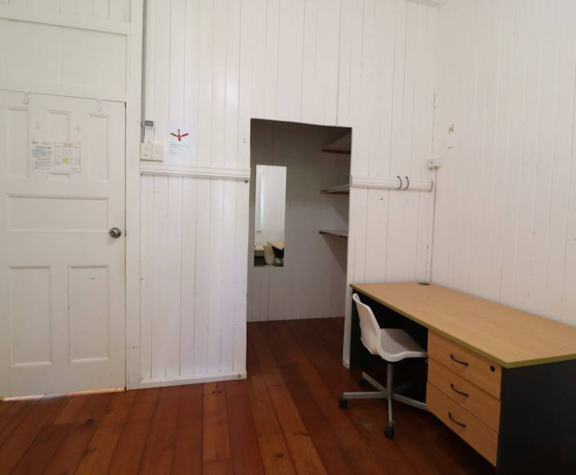 $250, Share-house, 6 bathrooms, Taringa QLD 4068