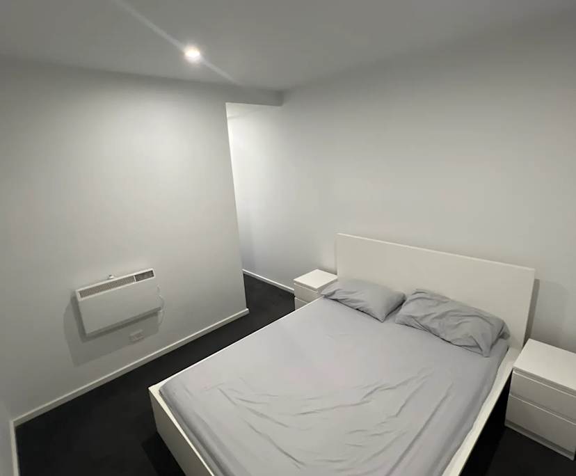 Furnished room with ensuite in a flatshare