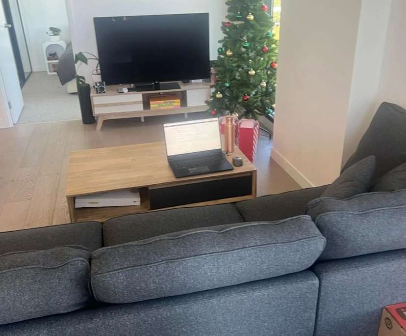 Unfurnished room with ensuite in a flatshare