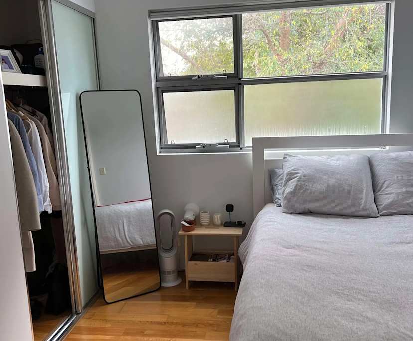 Furnished room in a flatshare