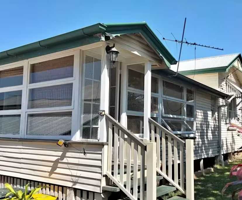 Room in a share house