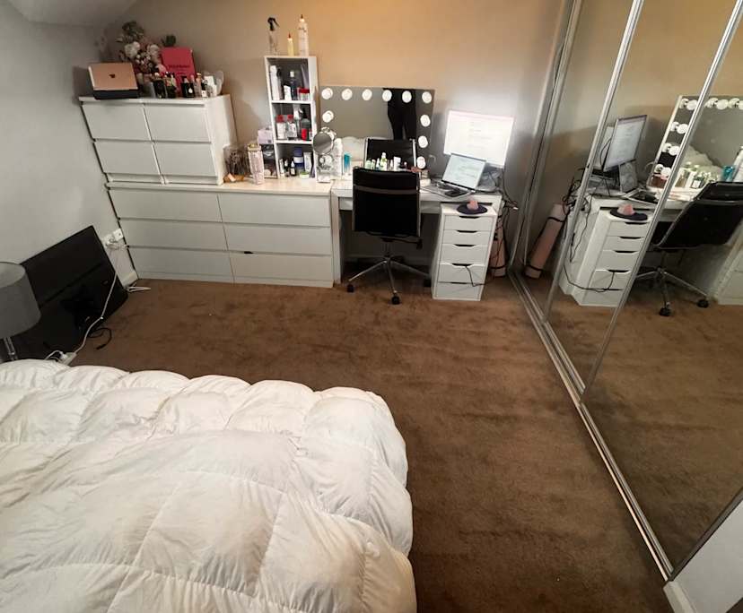 Unfurnished room with own bathroom