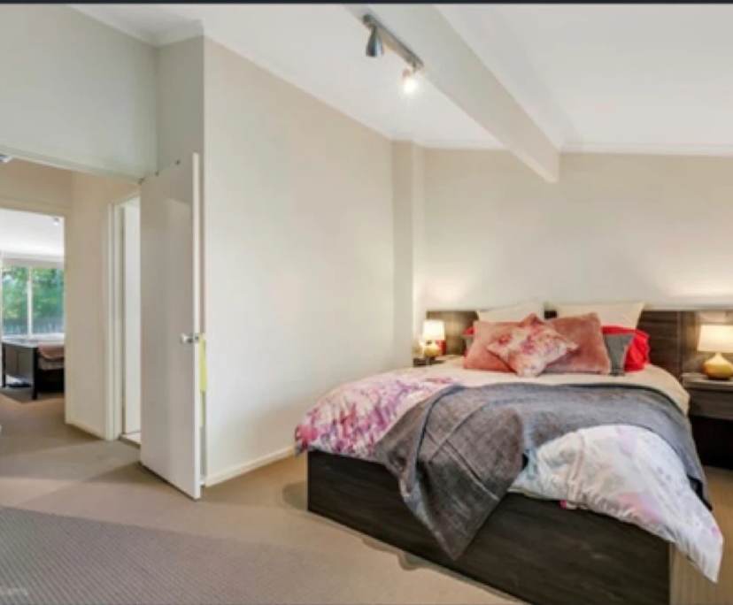 Room in a share house