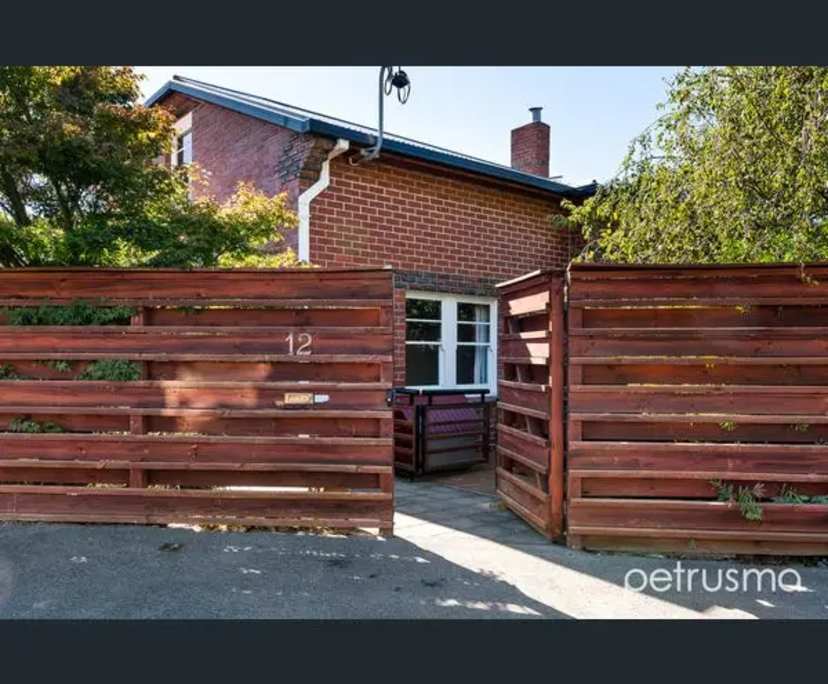 Room in a share house