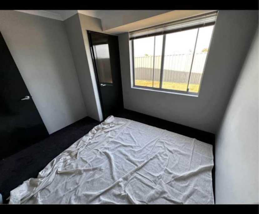 Unfurnished room in a share house