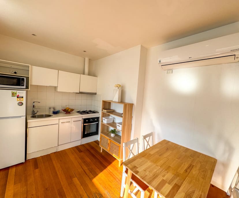 $1,150, Whole-property, 2 bathrooms, St Kilda VIC 3182