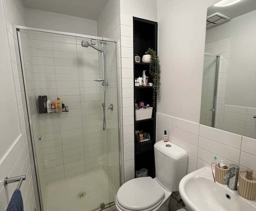 Furnished room studio flat for rent