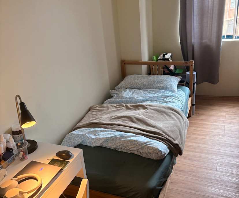 Furnished room in a flatshare