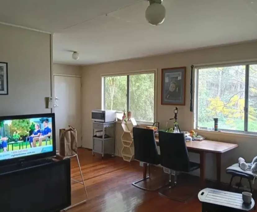 Room in a share house