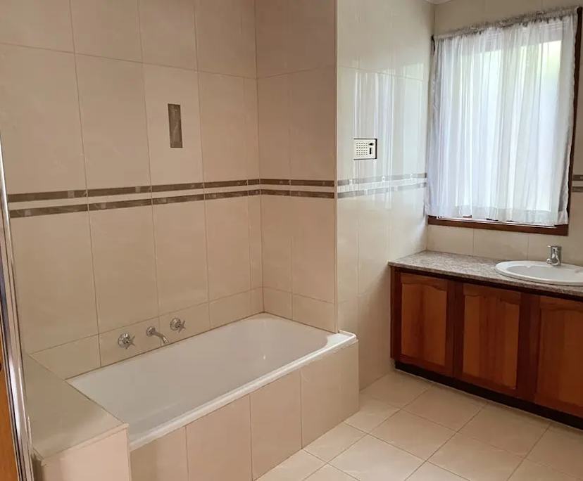 $220, Share-house, 5 bathrooms, Doncaster East VIC 3109