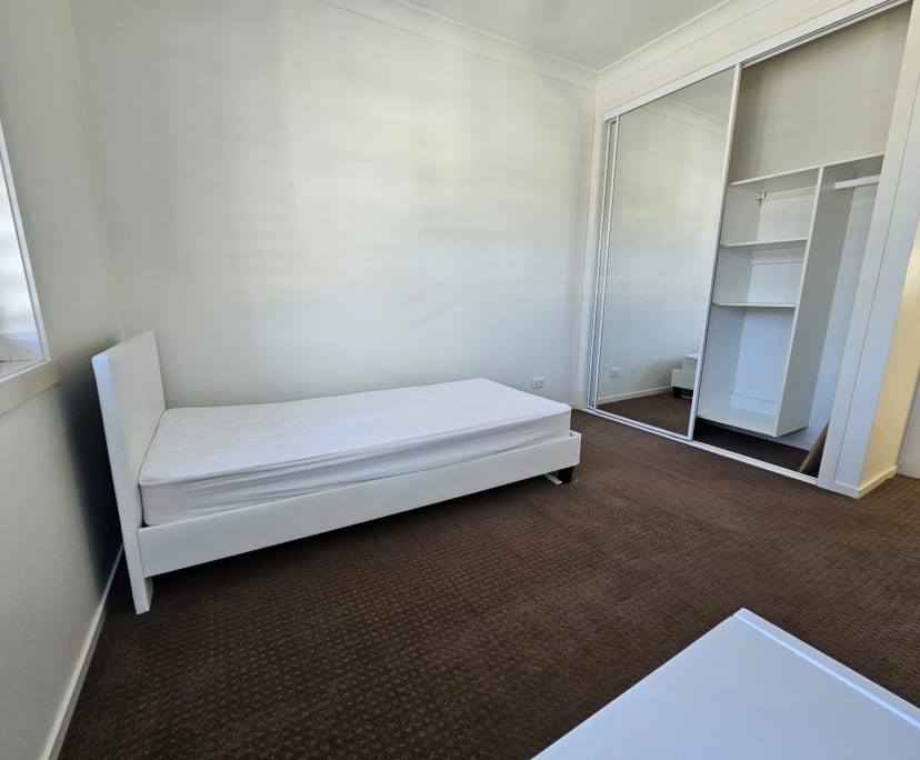 $300, Share-house, 3 bathrooms, Saint Lucia QLD 4067