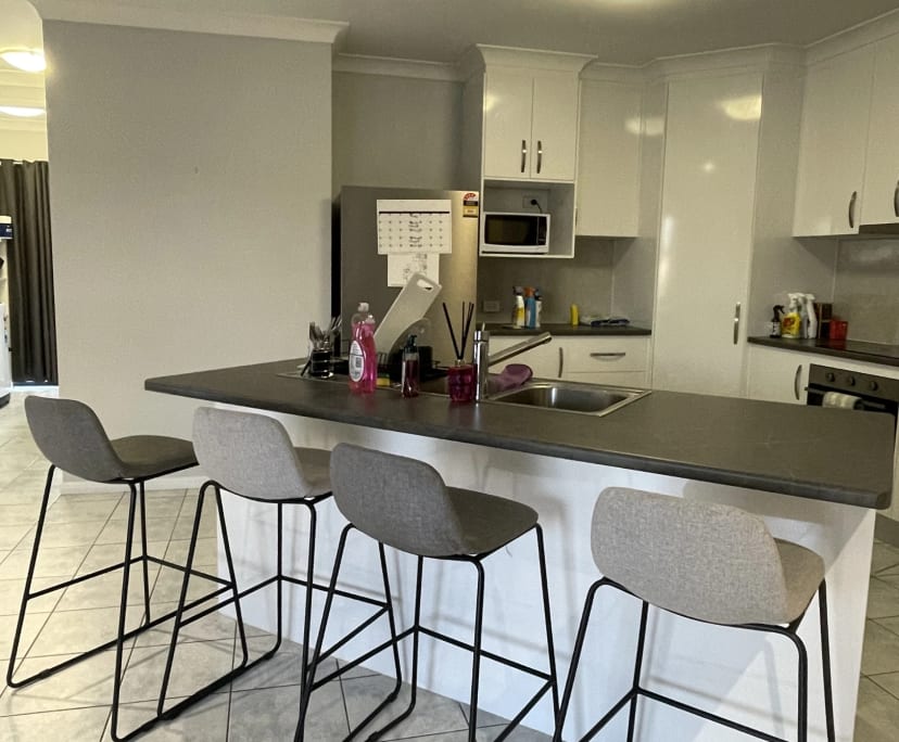 $240, Share-house, 5 bathrooms, White Rock QLD 4868