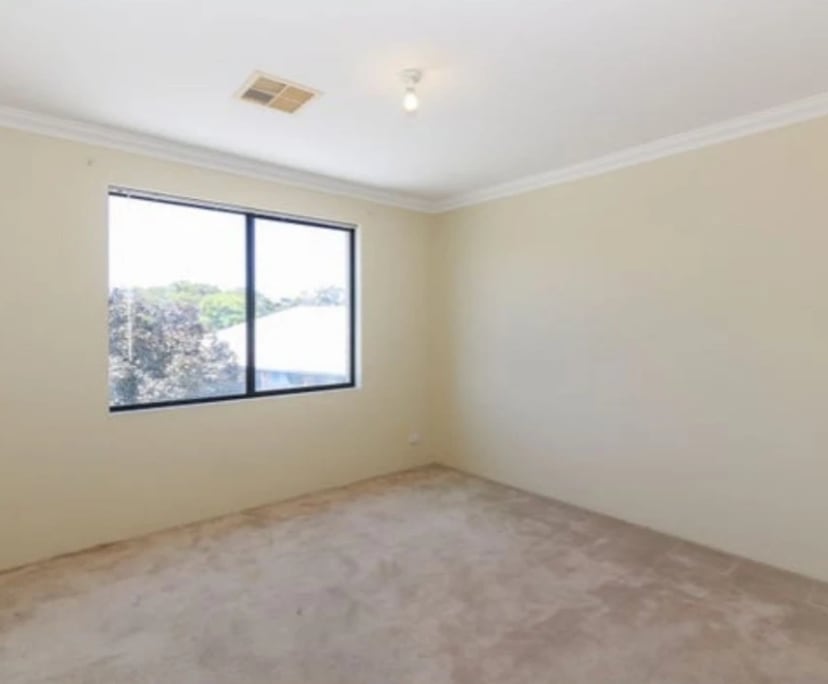 Unfurnished room in a share house