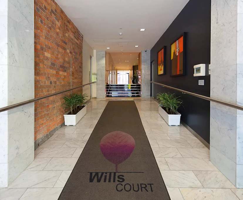 $845, 1-bed, 1 bathroom, Melbourne VIC 3000