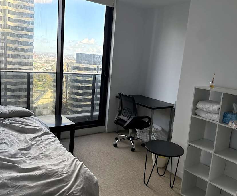 Furnished room in a flatshare