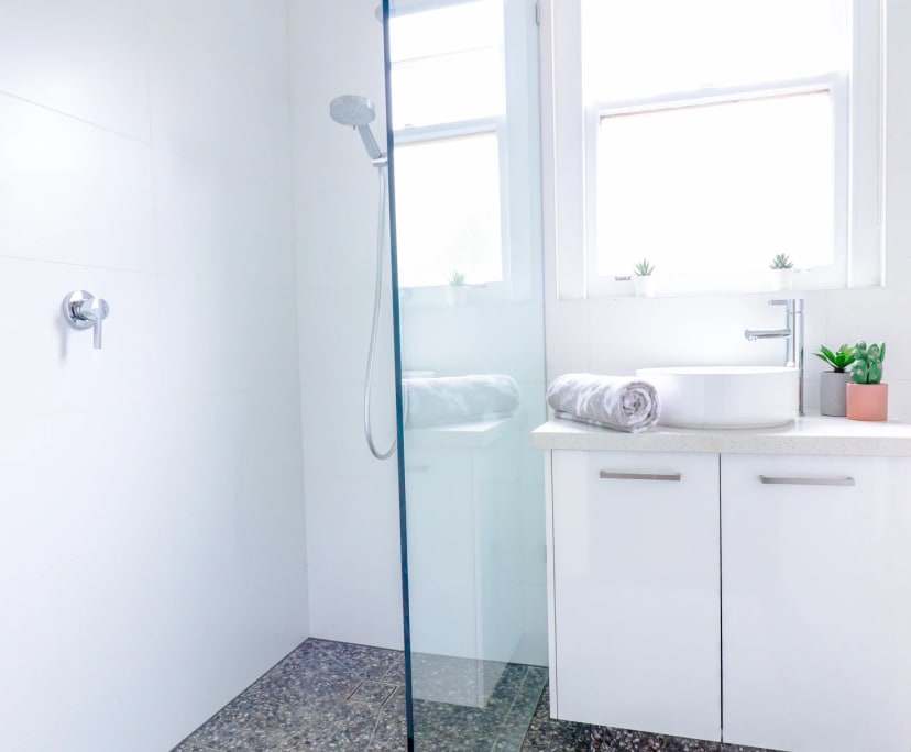 $855, Whole-property, 2 bathrooms, St Kilda VIC 3182