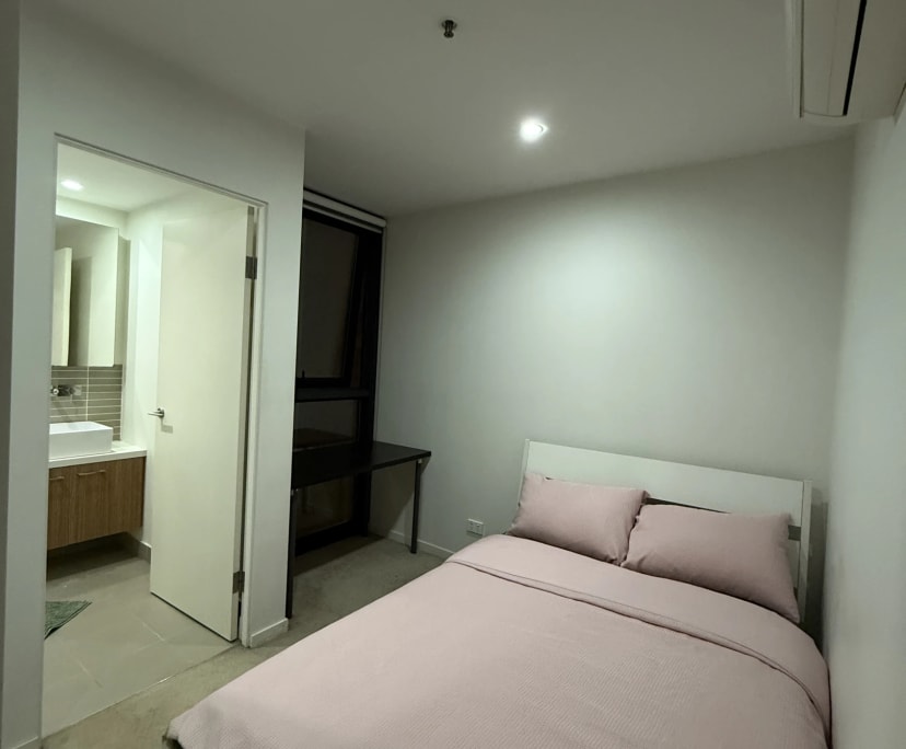 Furnished room in a flatshare