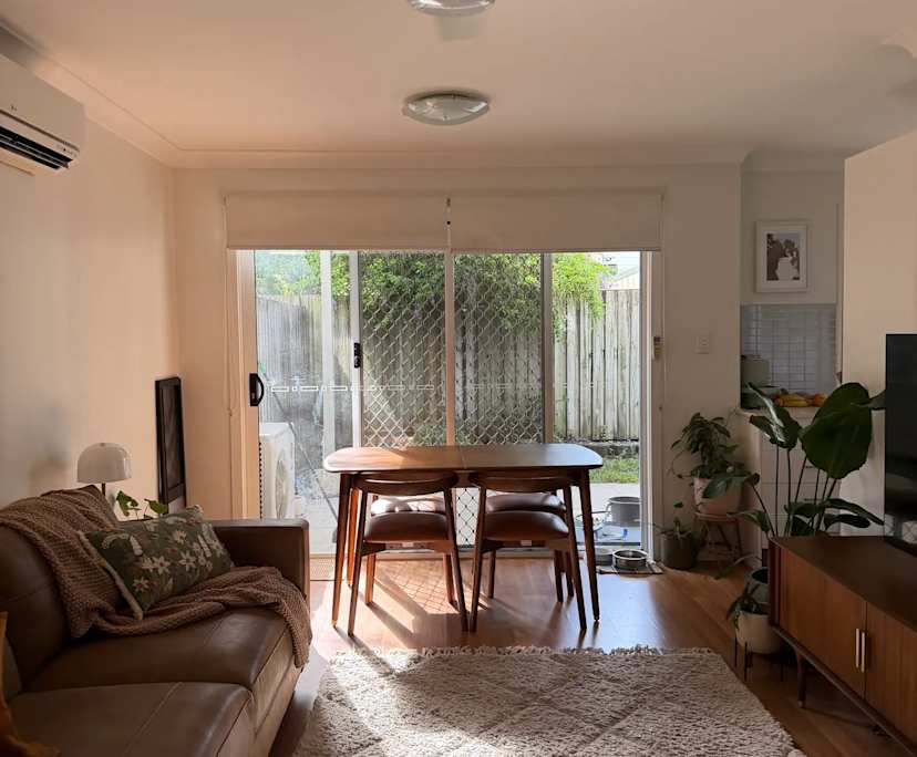 $375, Flatshare, 3 bathrooms, Greenslopes QLD 4120