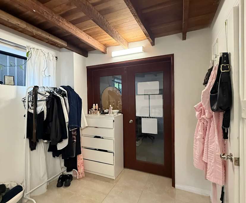 $230, Share-house, 4 bathrooms, Holland Park West QLD 4121