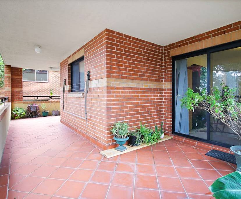 Unfurnished room with ensuite in a flatshare