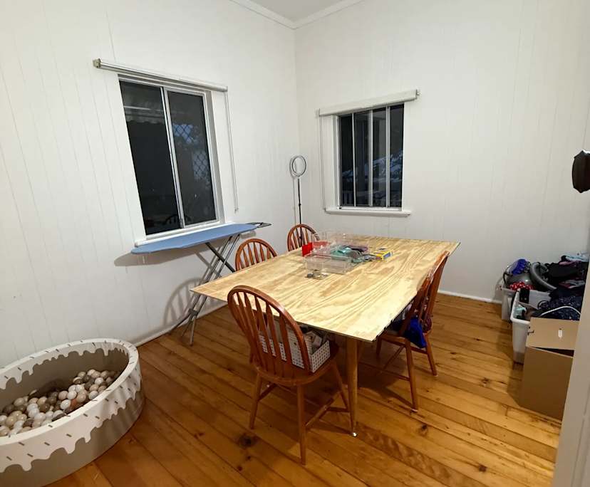 $250, Share-house, 3 bathrooms, East Ipswich QLD 4305