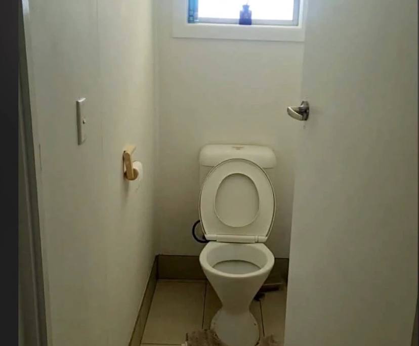 $250, Student-accommodation, 3 bathrooms, Labrador QLD 4215