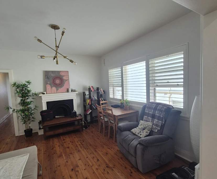 Furnished room in a flatshare