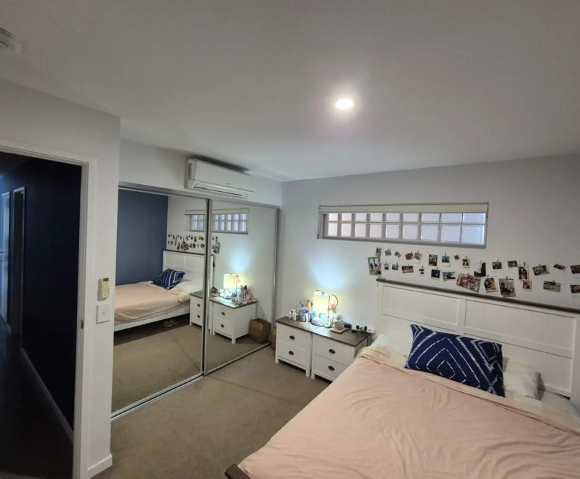 Furnished room in a flatshare