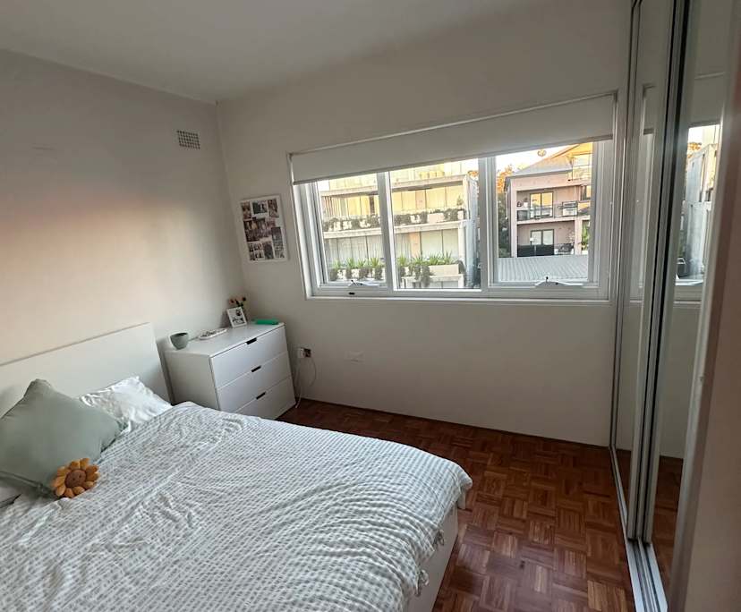Furnished room in a flatshare