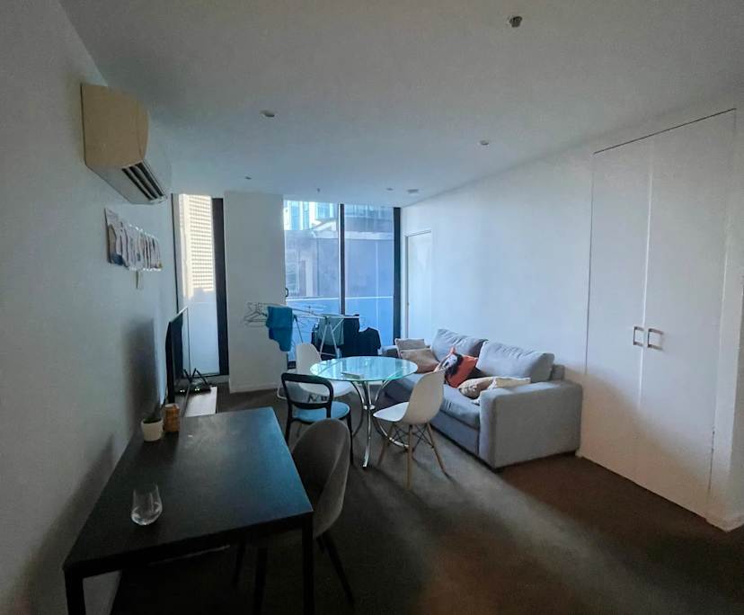 Furnished room in a flatshare