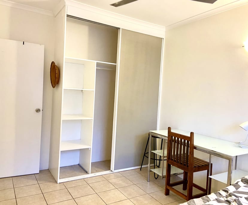 $250, Flatshare, 3 bathrooms, Yorkeys Knob QLD 4878